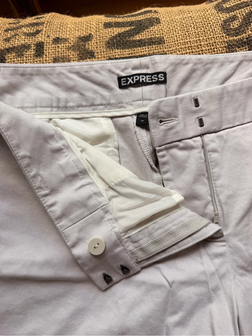 Express Women’s Light khaki Chinos shorts